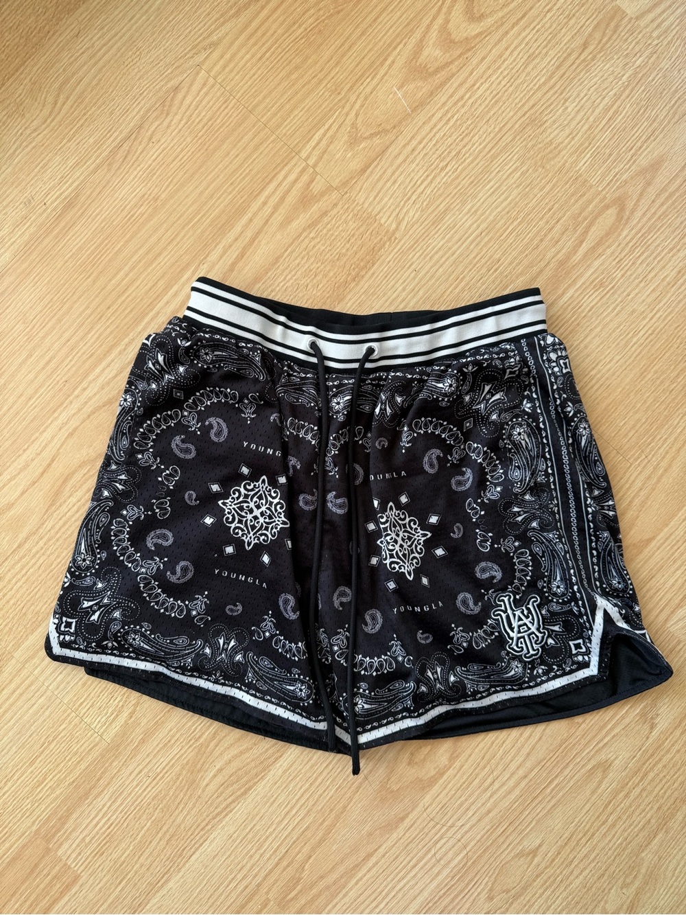 YoungLA men’s infamous bandana shorts size medium
